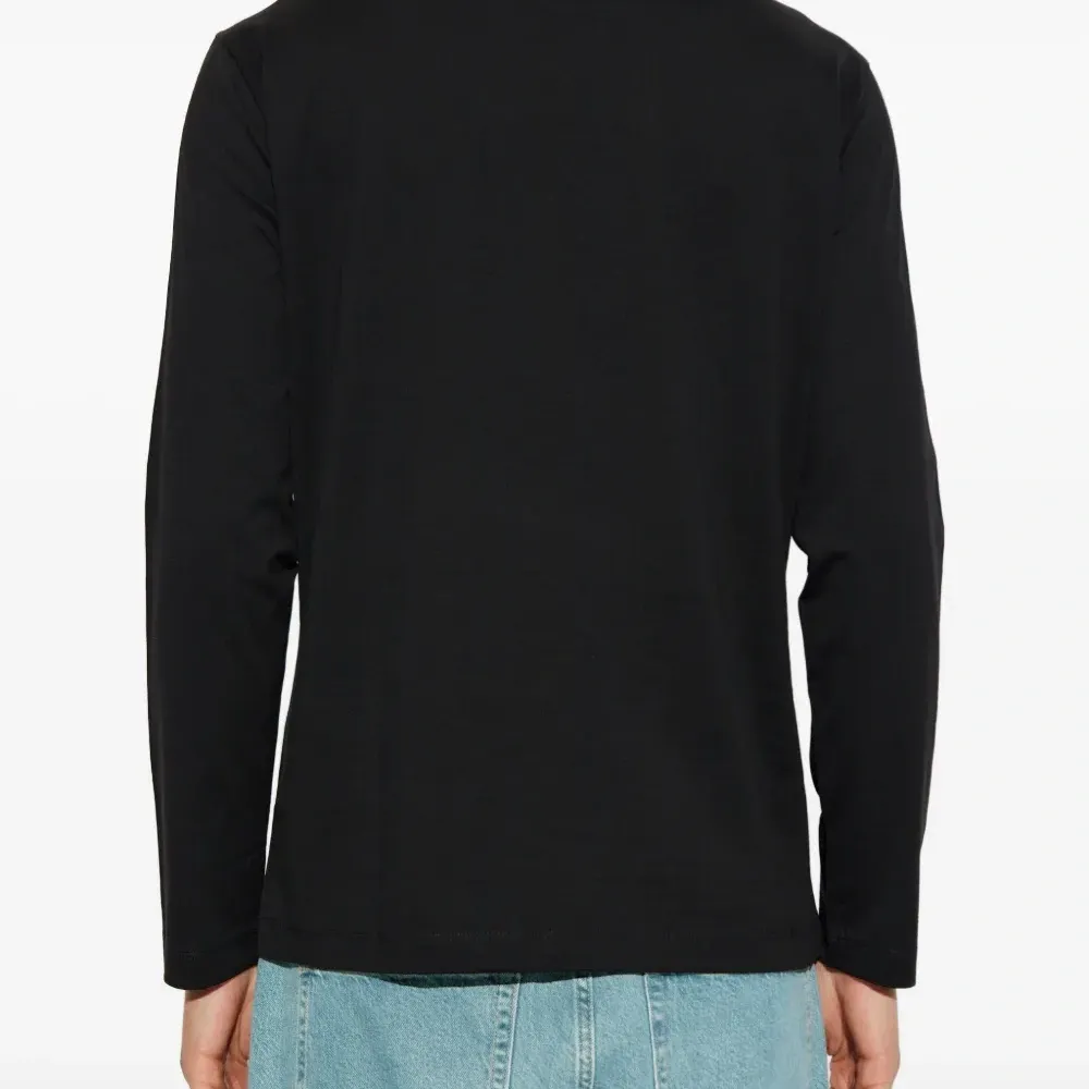 футболка с длинными рукавами