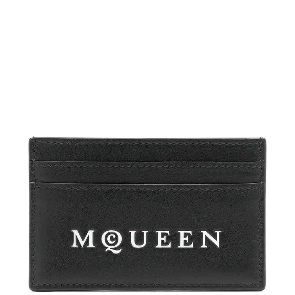 картхолдер с тисненым логотипом