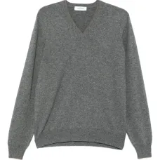 Свитер с V-образным вырезом