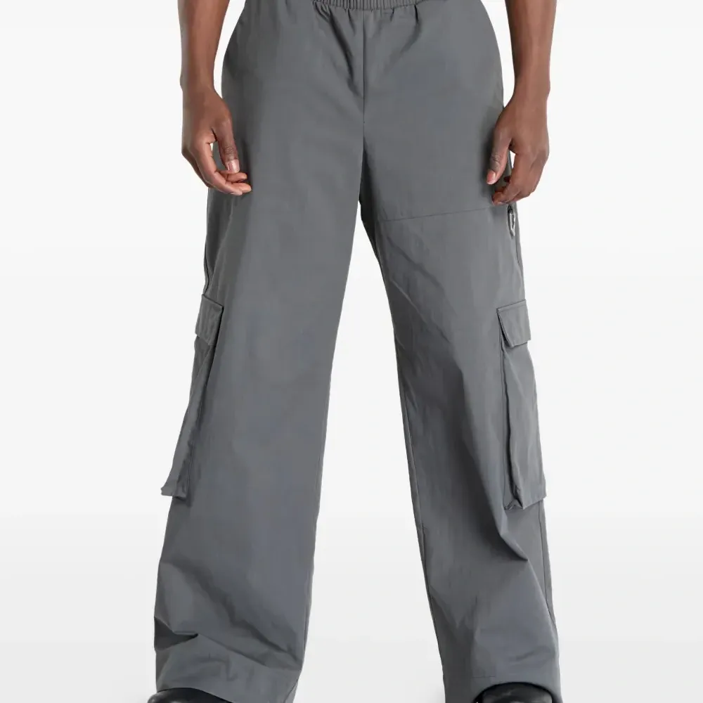 Брюки карго с эластичным поясом Брюки карго с эластичным поясом