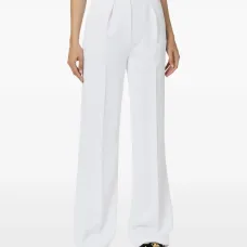 брюки со складками и золотистыми пуговицами брюки со складками и золотистыми пуговицами