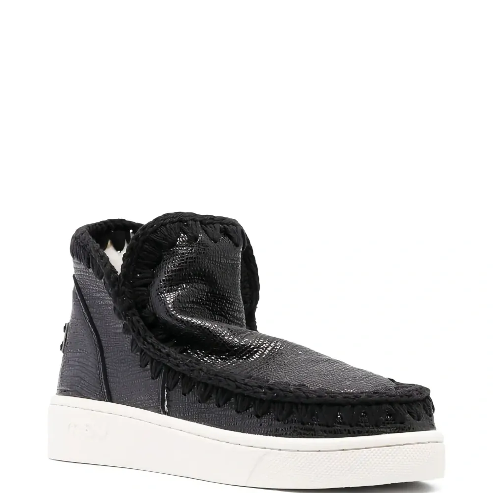 Кеды из зернистой кожи с декоративной строчкой