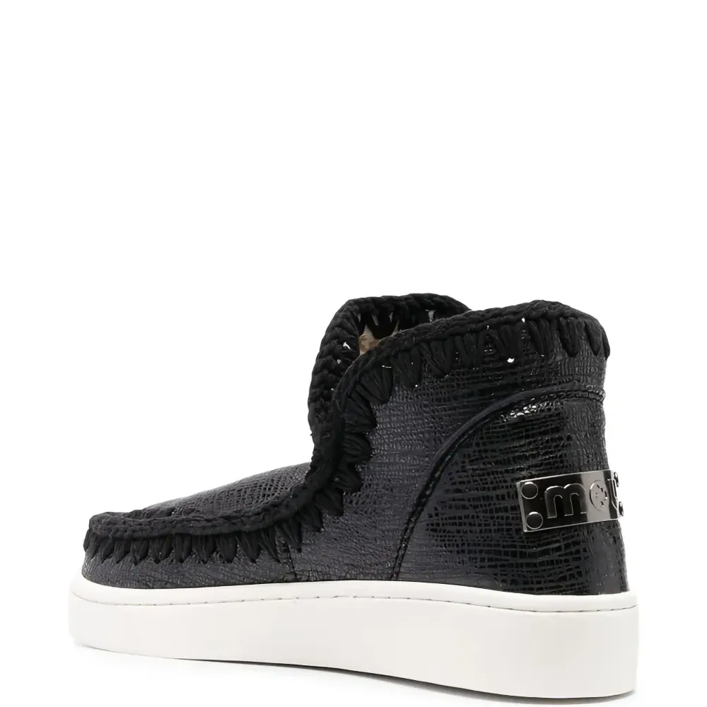 Кеды из зернистой кожи с декоративной строчкой