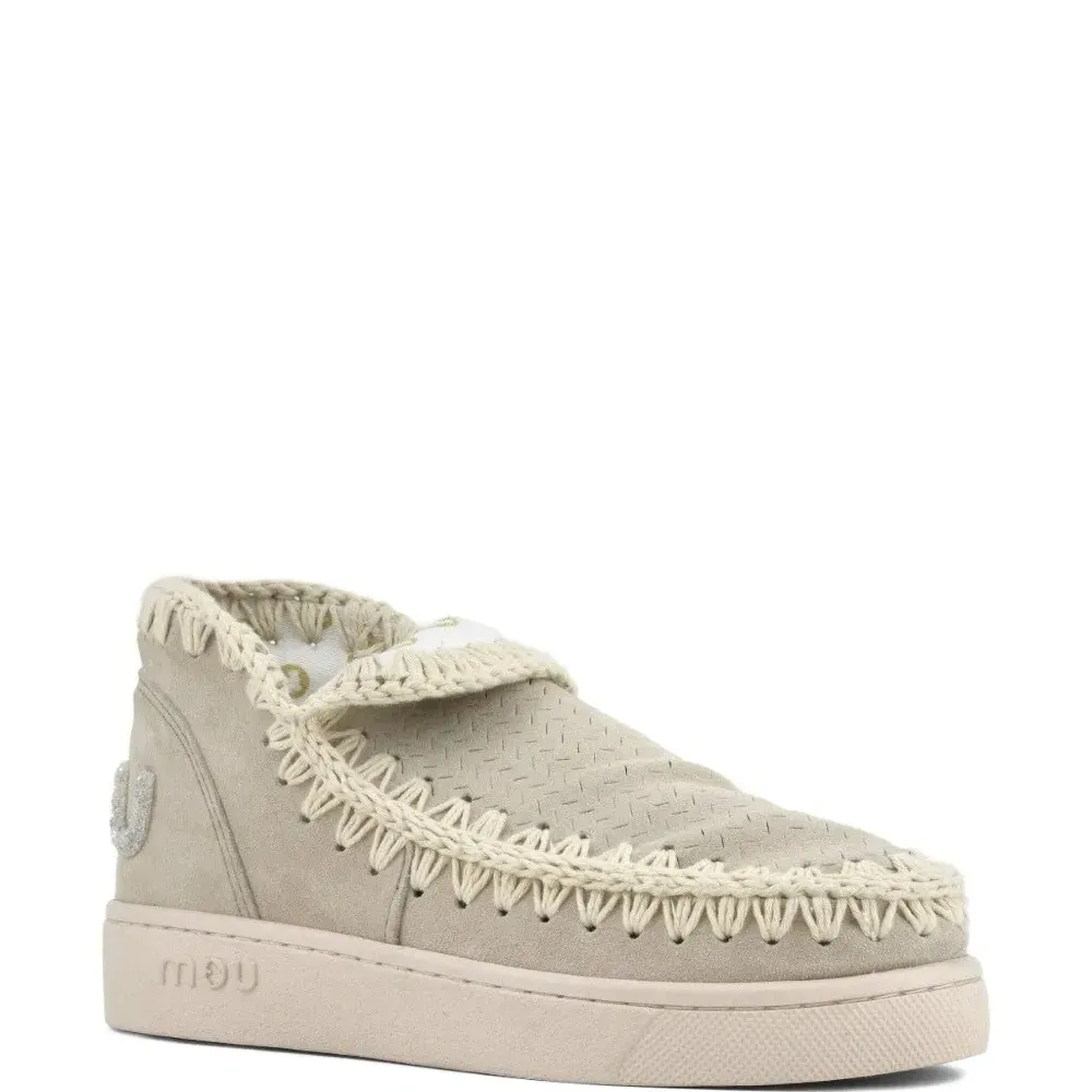 Кроссовки с декоративной строчкой Кроссовки с декоративной строчкой