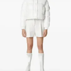 Пуховик с нашивкой-логотипом Пуховик с нашивкой-логотипом