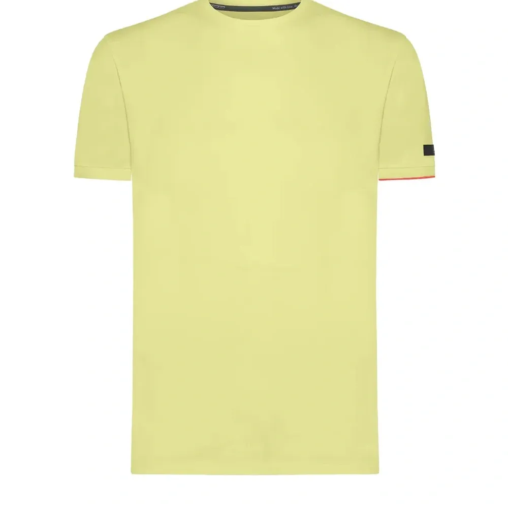 Футболка с отделкой на рукаве