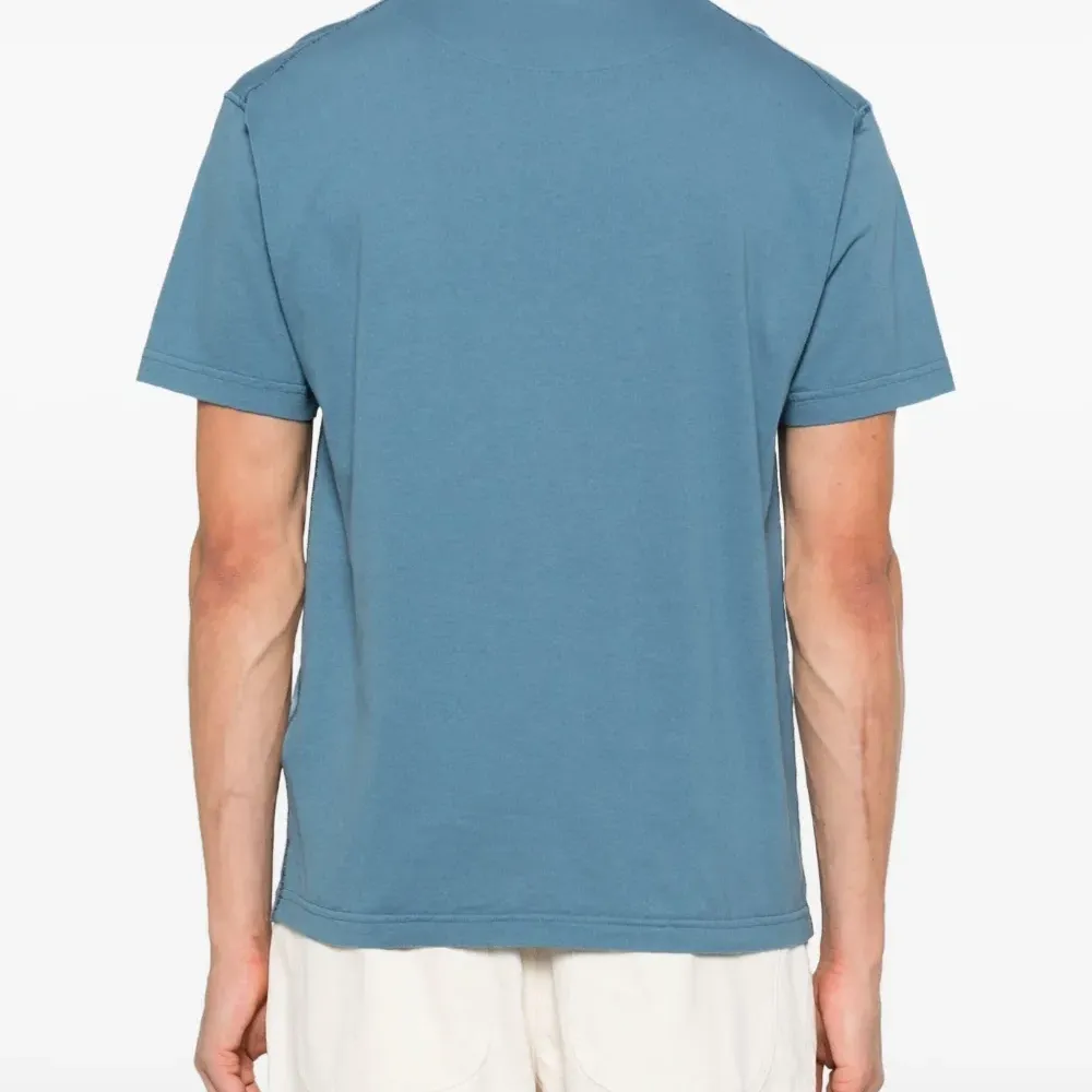 футболка с нашивкой Compass