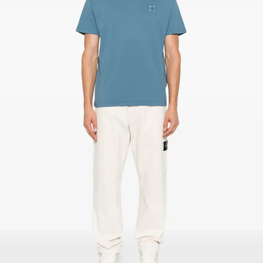 футболка с нашивкой Compass