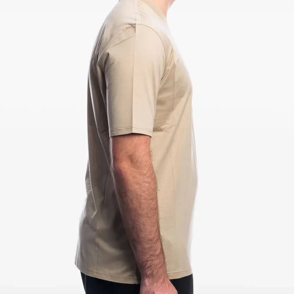 футболка с круглым вырезом