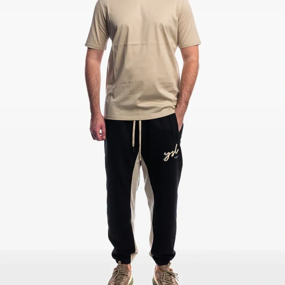 футболка с круглым вырезом