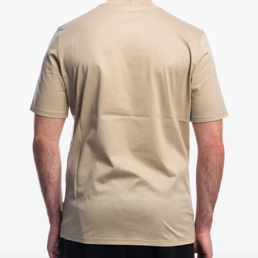 футболка с круглым вырезом