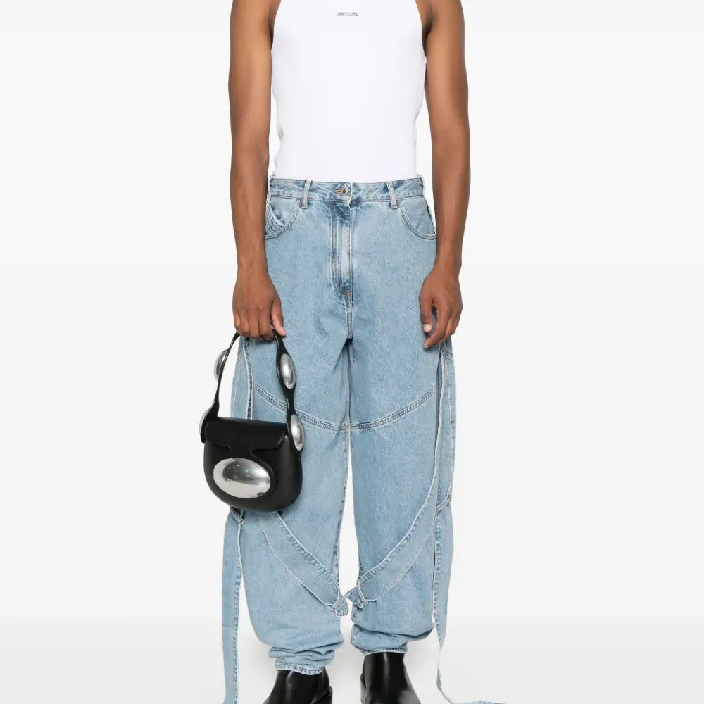 топ с U-образным вырезом