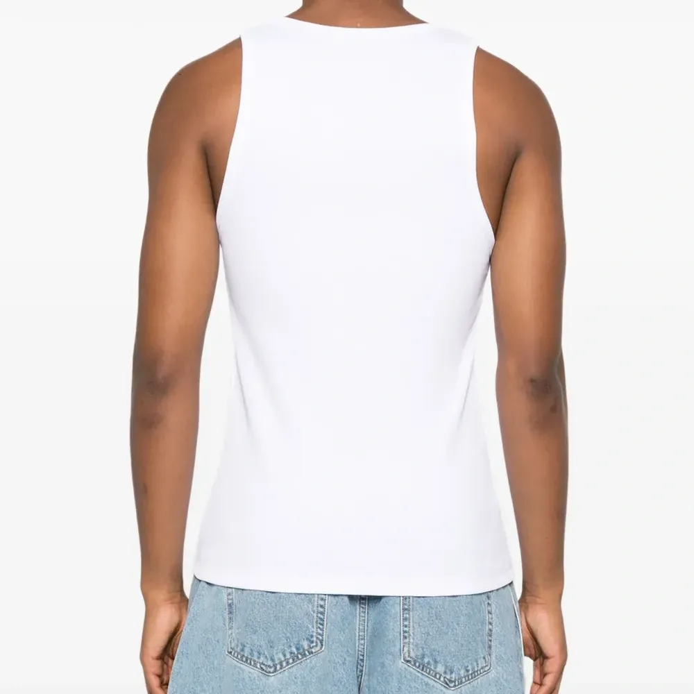 топ с U-образным вырезом