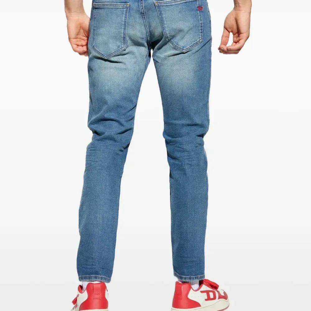 Джинсы D-STRUKT