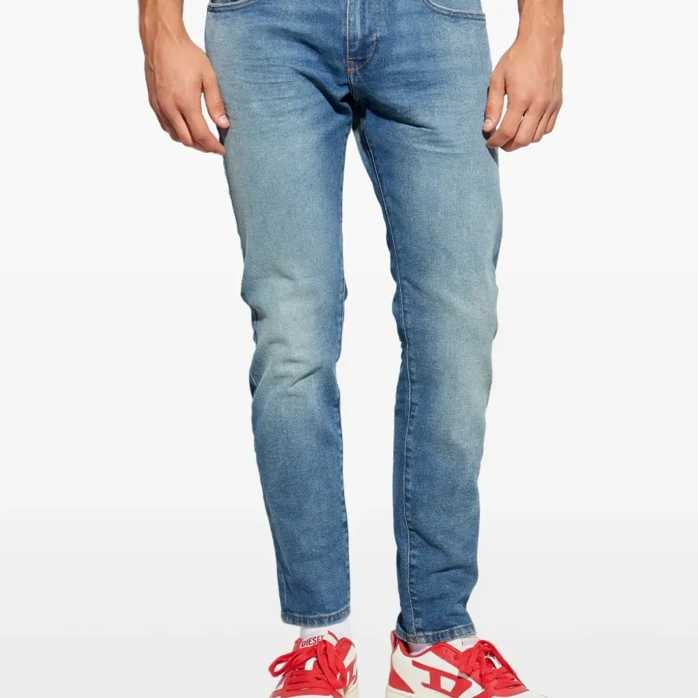 Джинсы D-STRUKT