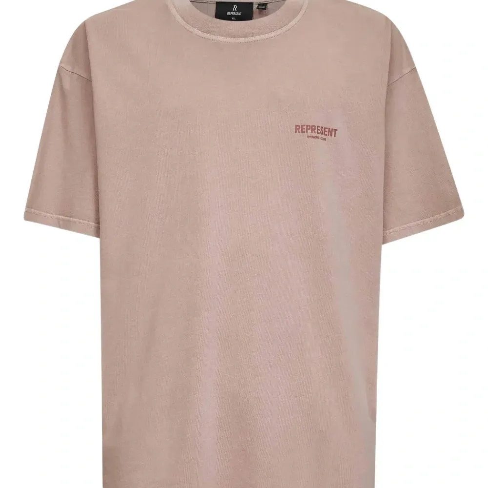 футболка с логотипом