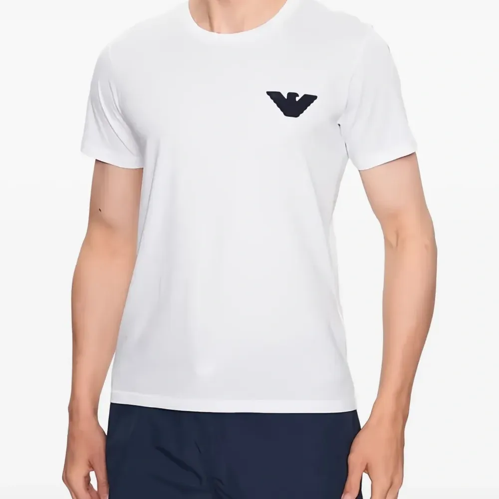 Футболка с вышитым логотипом