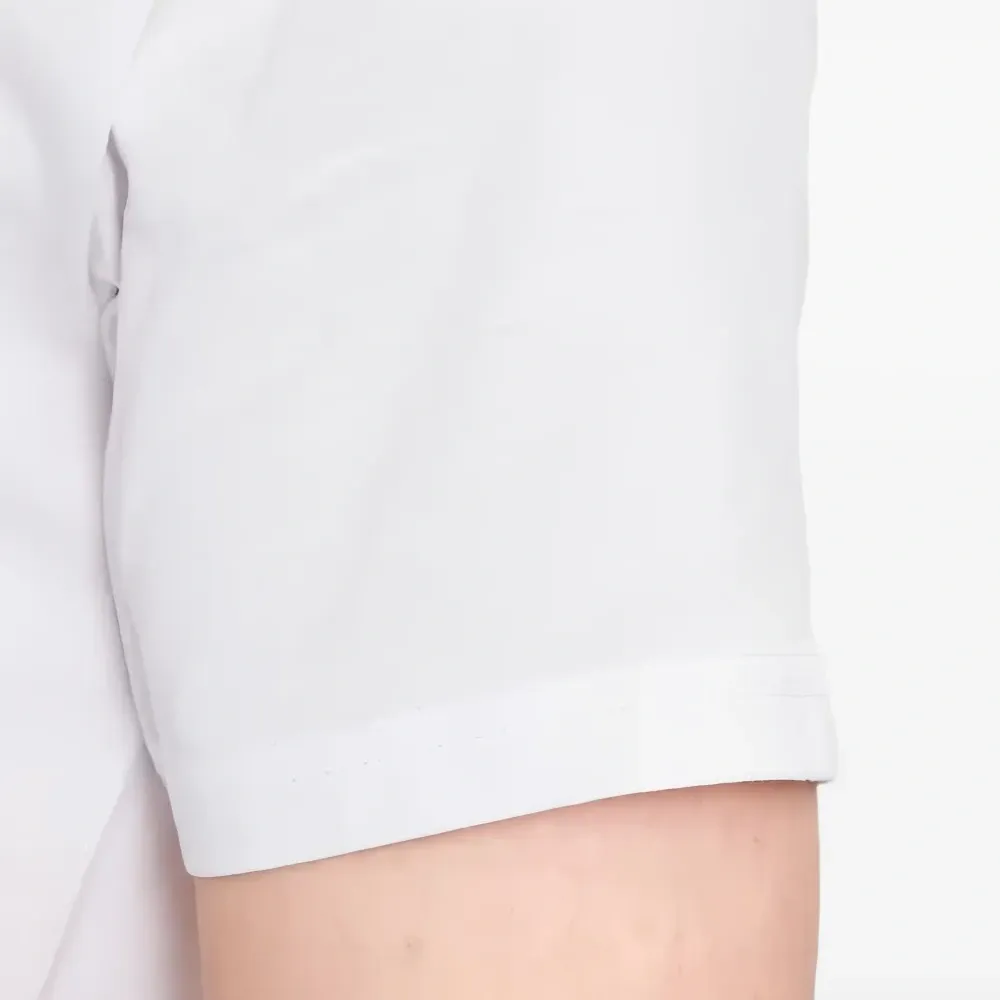 Футболка с вышитым логотипом