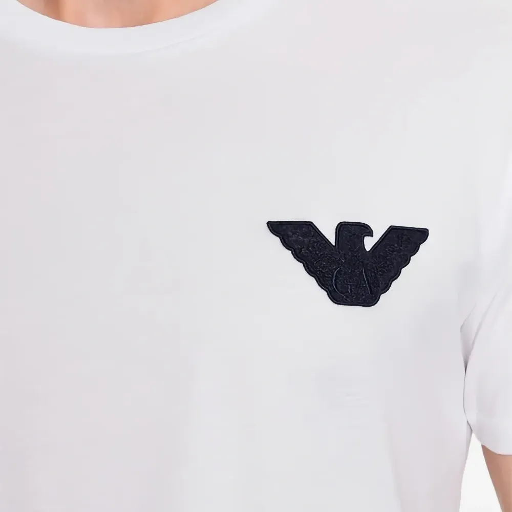 Футболка с вышитым логотипом