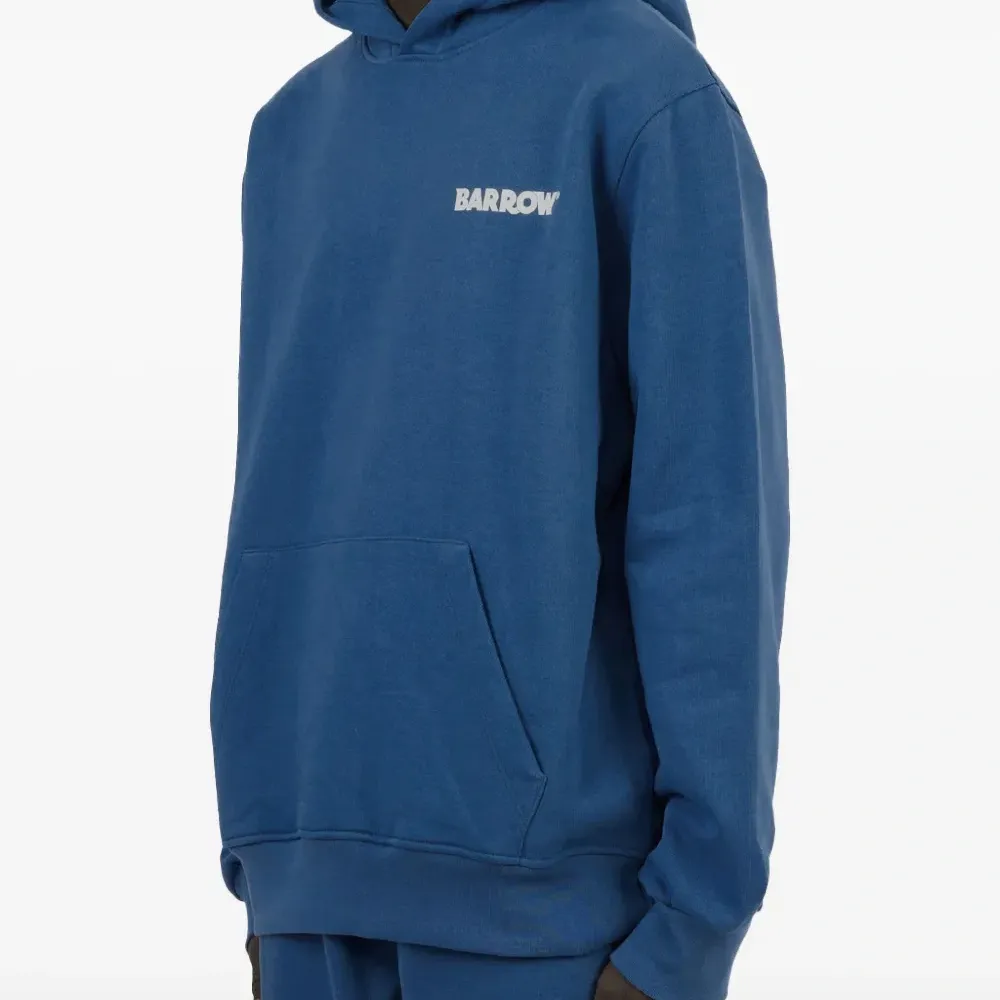 худи с логотипом