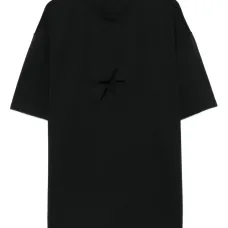 футболка с вырезами