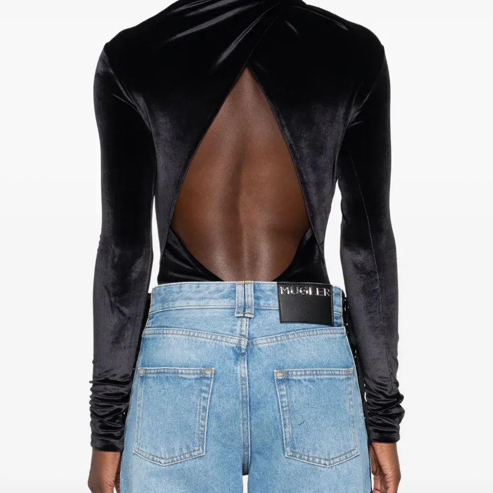 Бархатное боди с высоким воротником