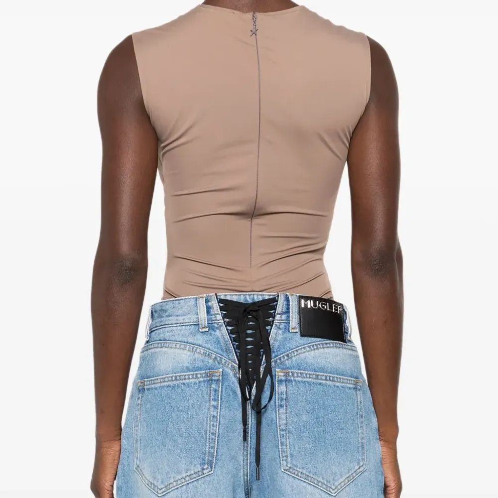 Боди без рукавов