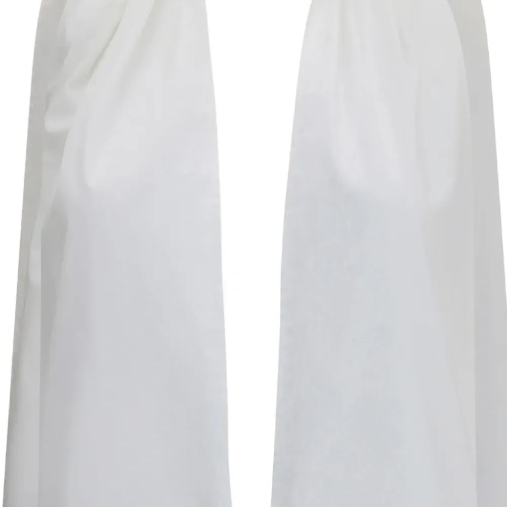 Макси-платье с V-образным вырезом