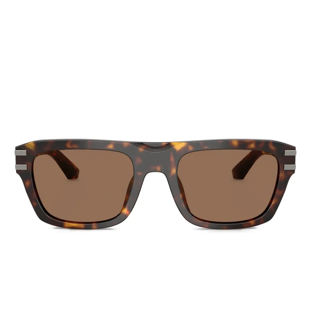 солнцезащитные очки в квадратной оправе