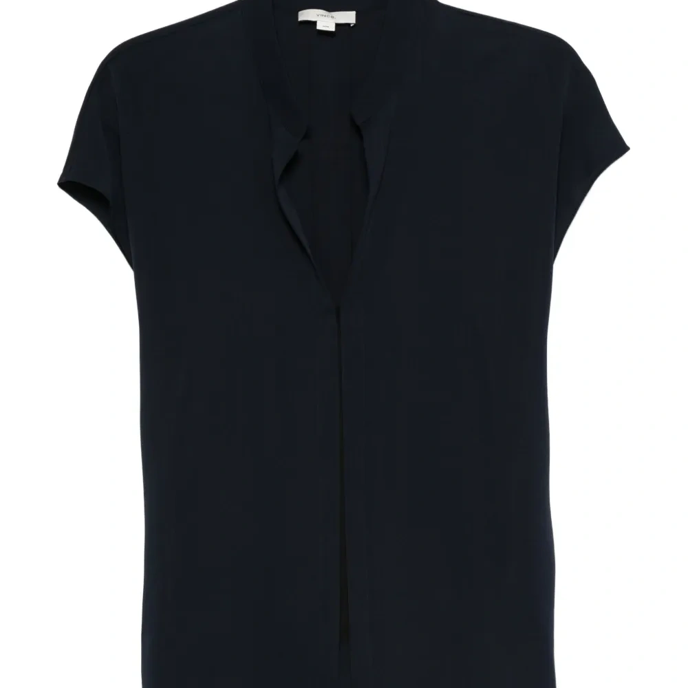 блузка с V-образным вырезом и короткими рукавами