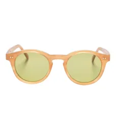 Солнцезащитные очки в круглой оправе