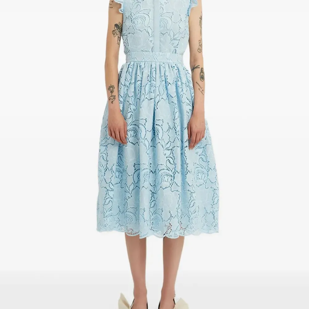 кружевной топ без рукавов