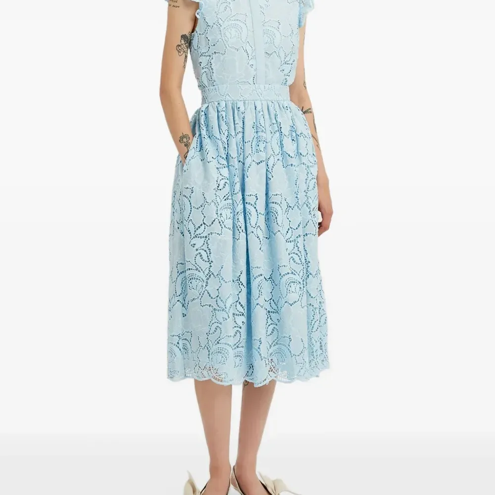 кружевной топ без рукавов