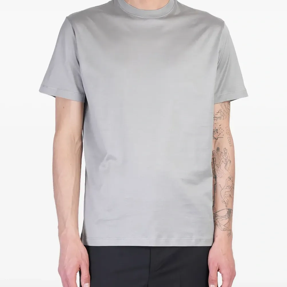 Футболка с круглым вырезом