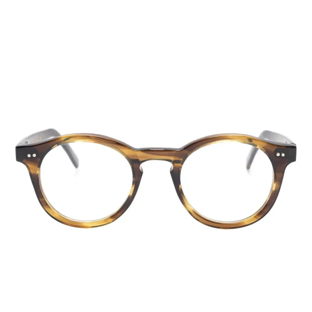 Очки в круглой оправе