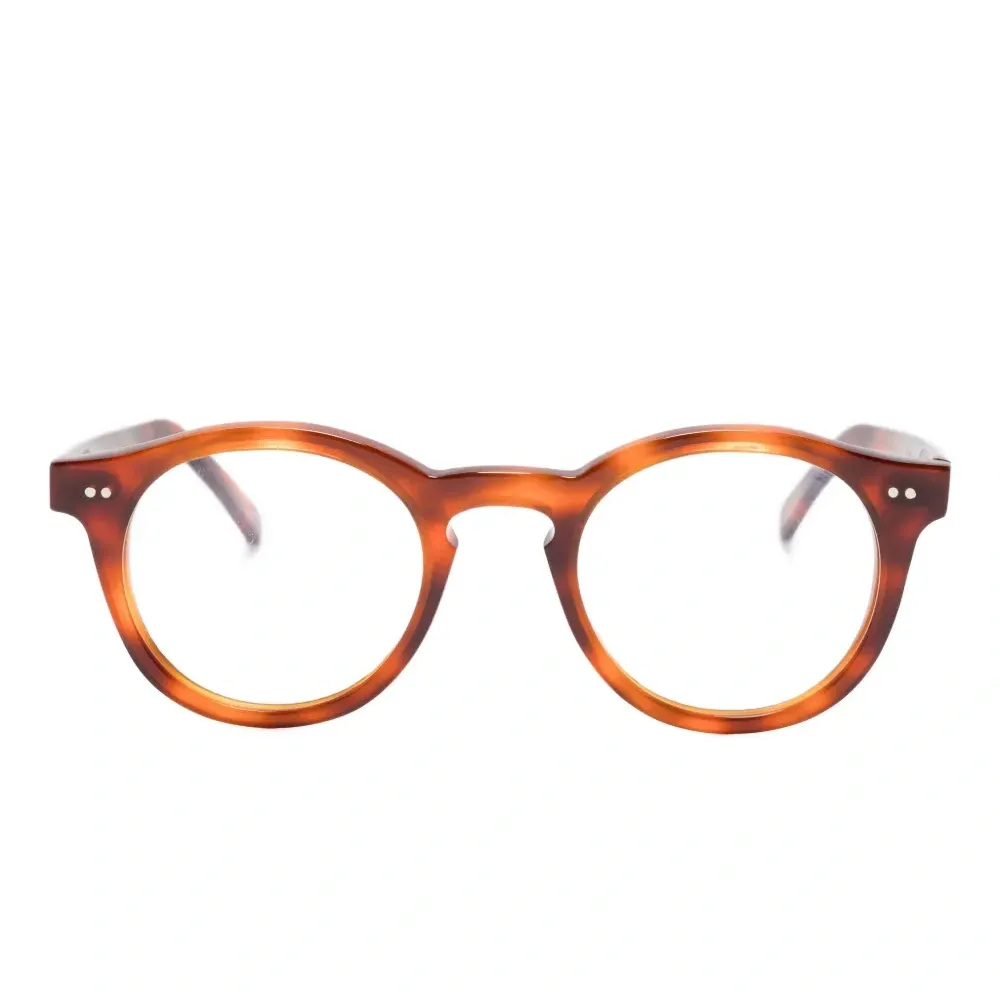 Очки в круглой оправе