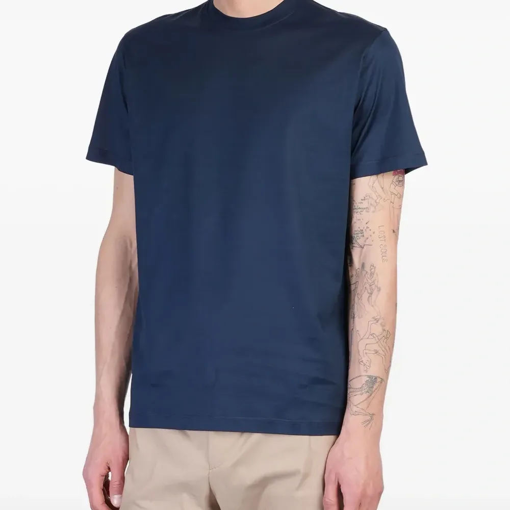 Футболка с круглым вырезом