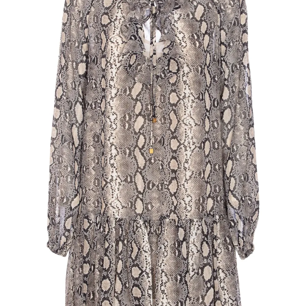 платье со змеиным принтом и оборками