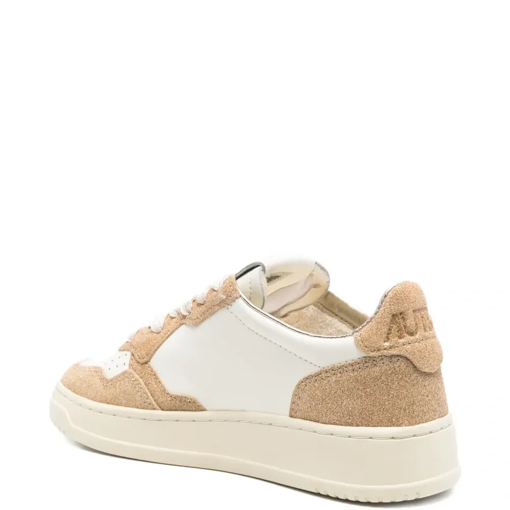 кроссовки с перфорацией