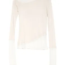 Топ с открытыми плечами и длинными рукавами