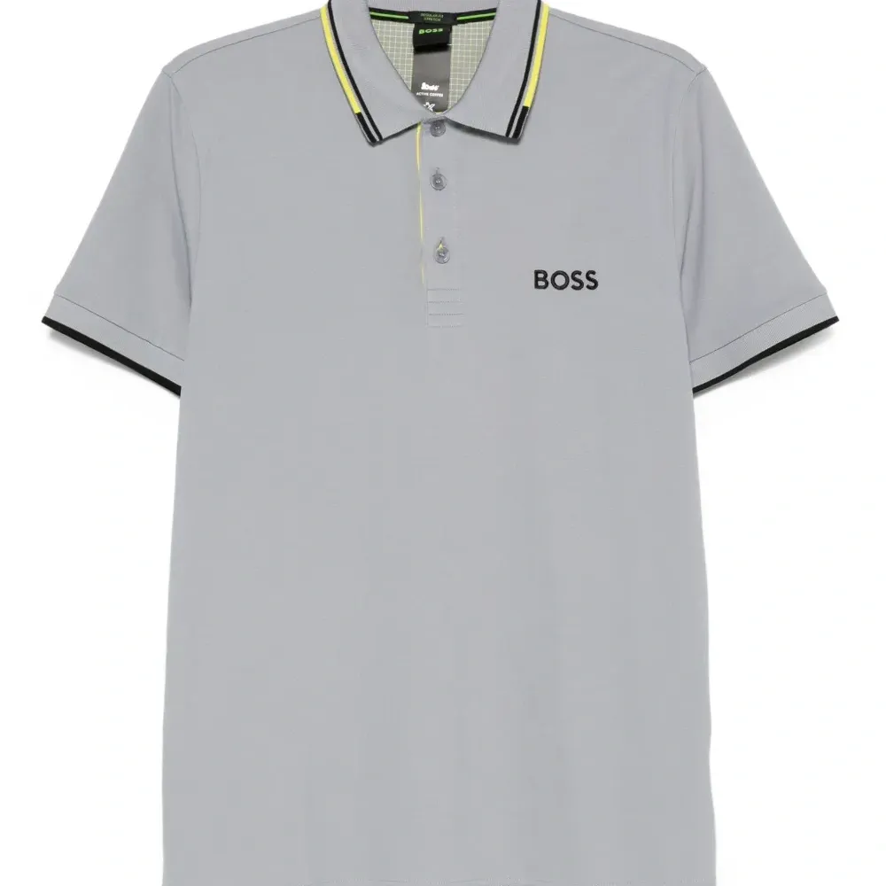 рубашка поло с полосками на воротнике