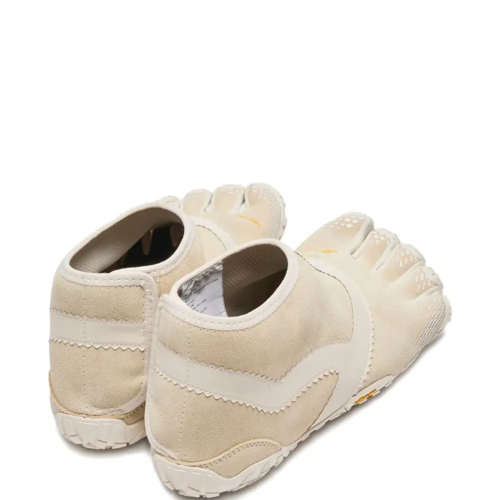 Кроссовки с пятью пальцами