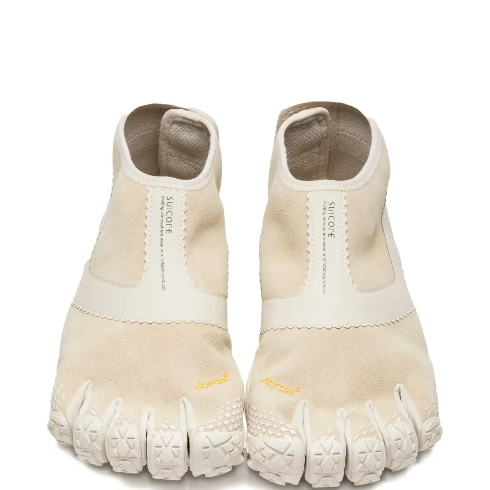 Кроссовки с пятью пальцами