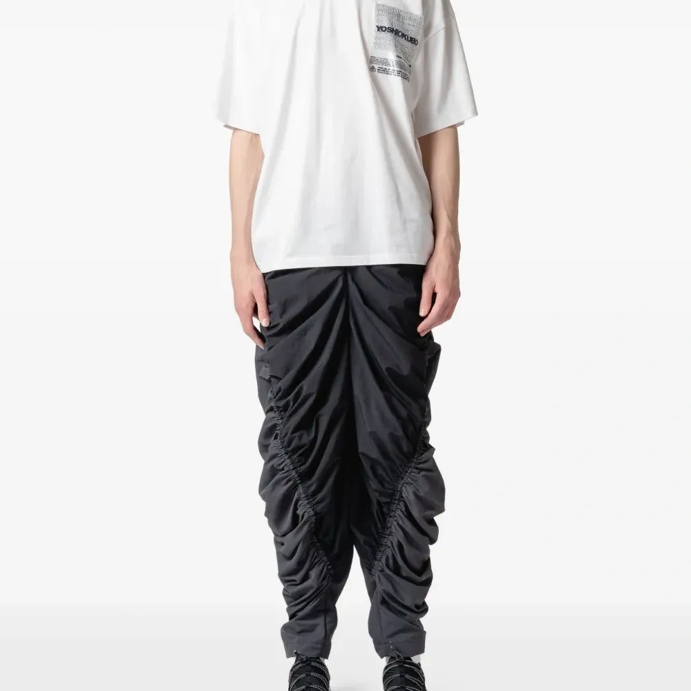 футболка с логотипом