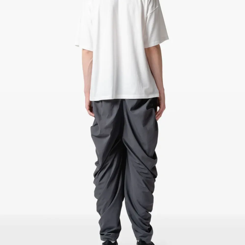 футболка с логотипом