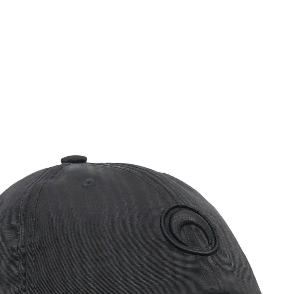 Бейсболка с логотипом