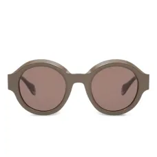 Солнцезащитные очки в круглой оправе