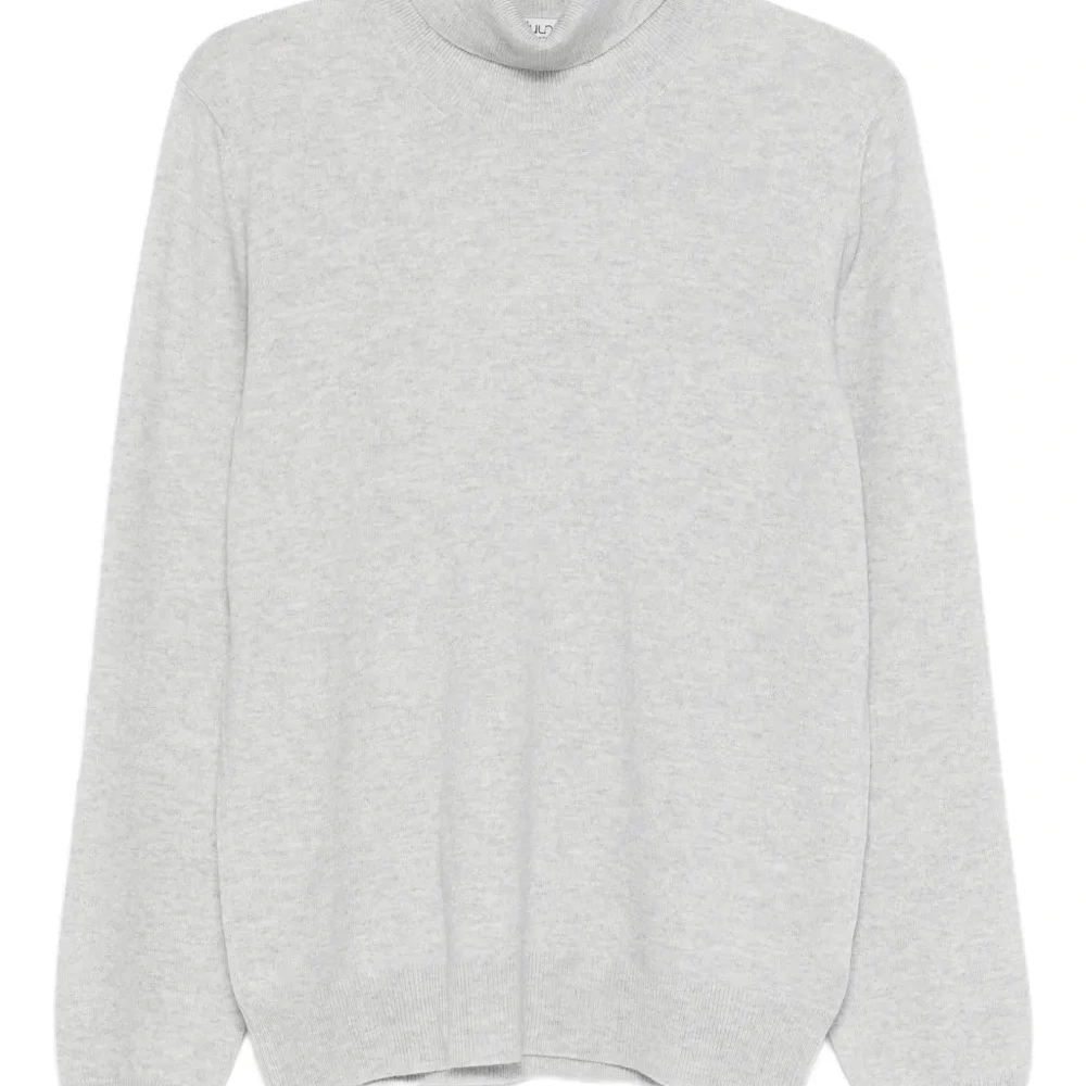 Свитер с воротником-стойкой