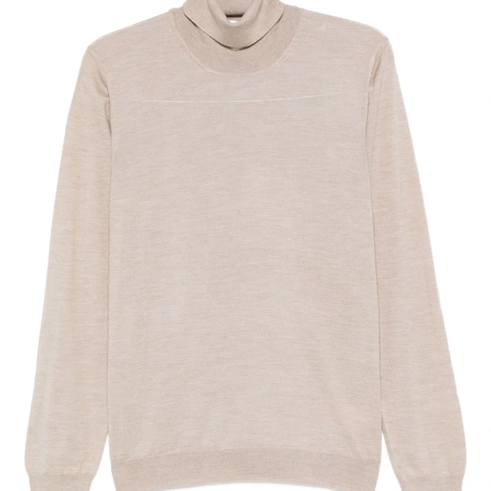 Свитер с воротником-стоейкой