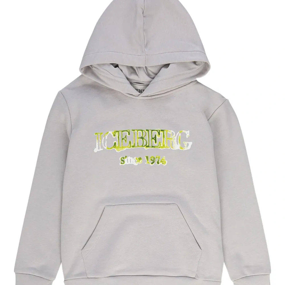 Худи с нашивкой-логотипом